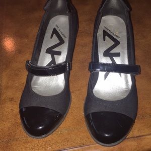 Black wedge dress shoes